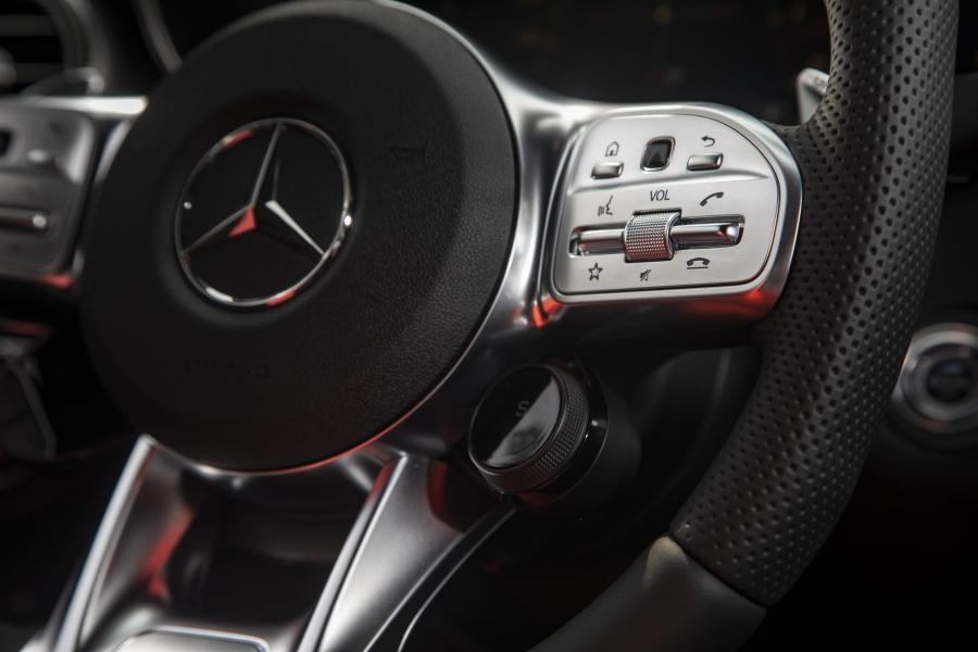 Детали интерьера Mercedes-AMG GLC63 4Matic+ (X253) 2019 года  (NA) (фото 61 из 81)